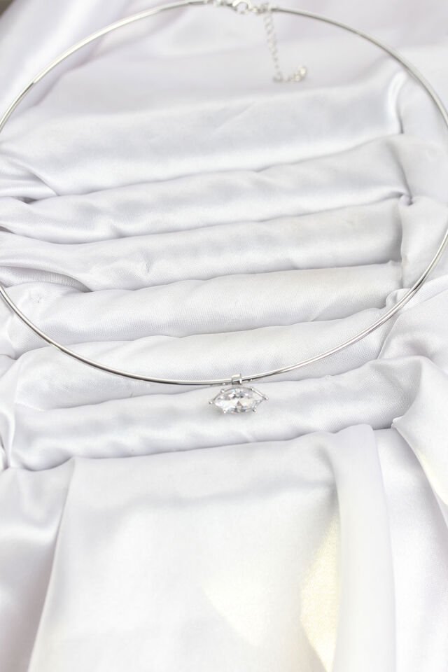 Pirinç Gümüş Renk Choker Model Zirkon Taşlı Kadın Kolye