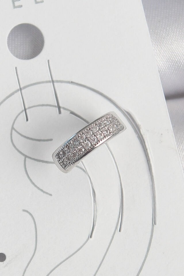 Pirinç Gümüş Renk Zirkon Taşlı Kıkırdak Model Kadın Küpe