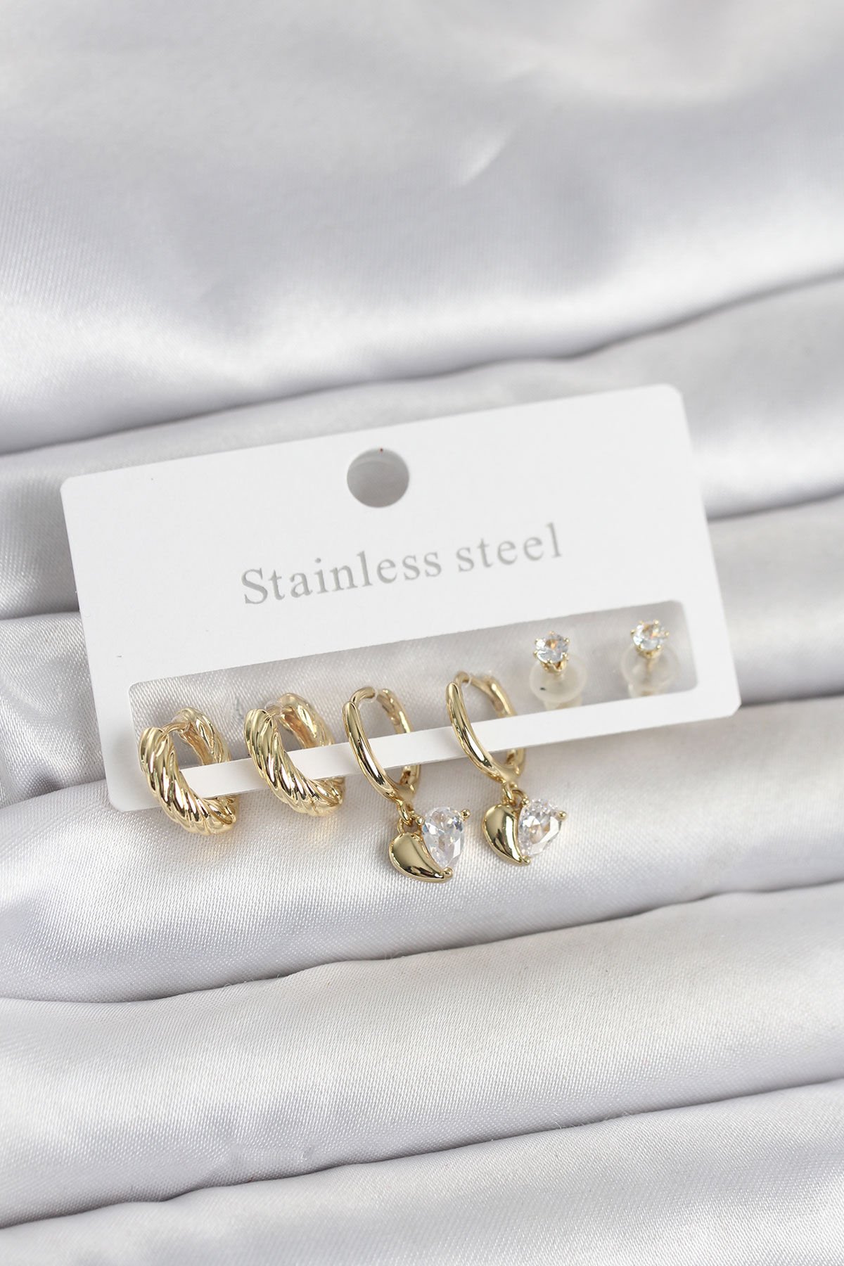 316L Çelik Gold Renk Kalp Detaylı Kadın Küpe Seti