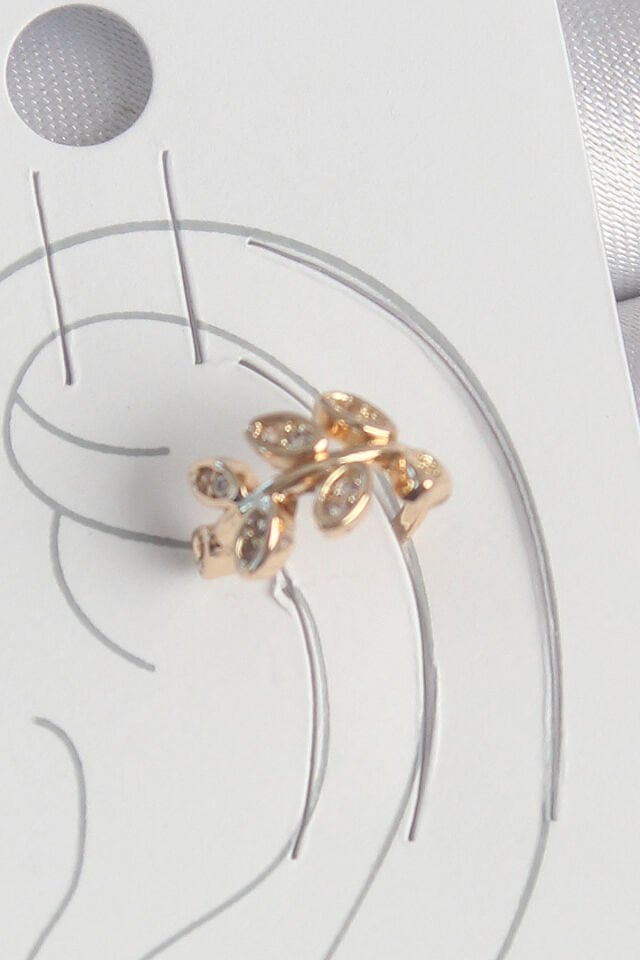 Pirinç Gold Renk Zirkon Taşlı Yaprak Model Kadın Kıkırdak Küpe