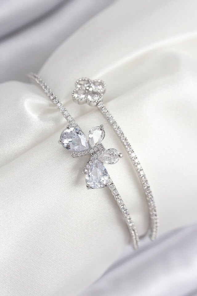 Pirinç Zirkon Taşlı Kelebek Ve Yonca Model Gümüş Renk Kadın Bileklik