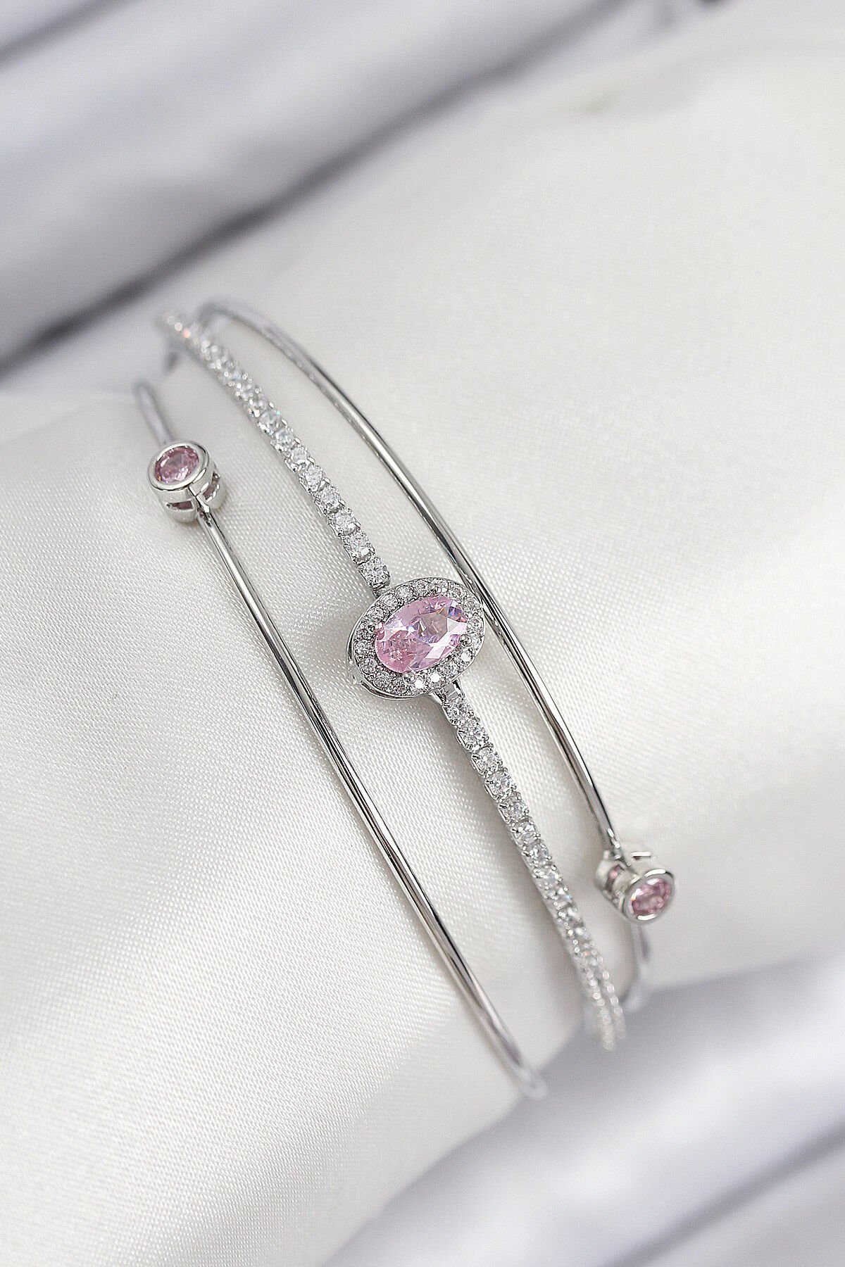 Pirinç Zirkon Taşlı Baget Model Gümüş Renk Kadın Bileklik