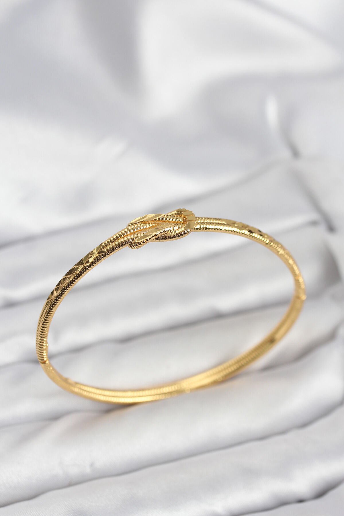 Pirinç Gold Renk Düğüm Model Kadın Kelepçe Bileklik