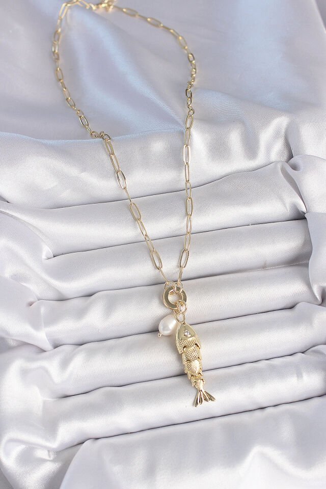 İnci Detaylı Zirkon Taşlı Balık Figürlü Gold Renk Pirinç Kolye