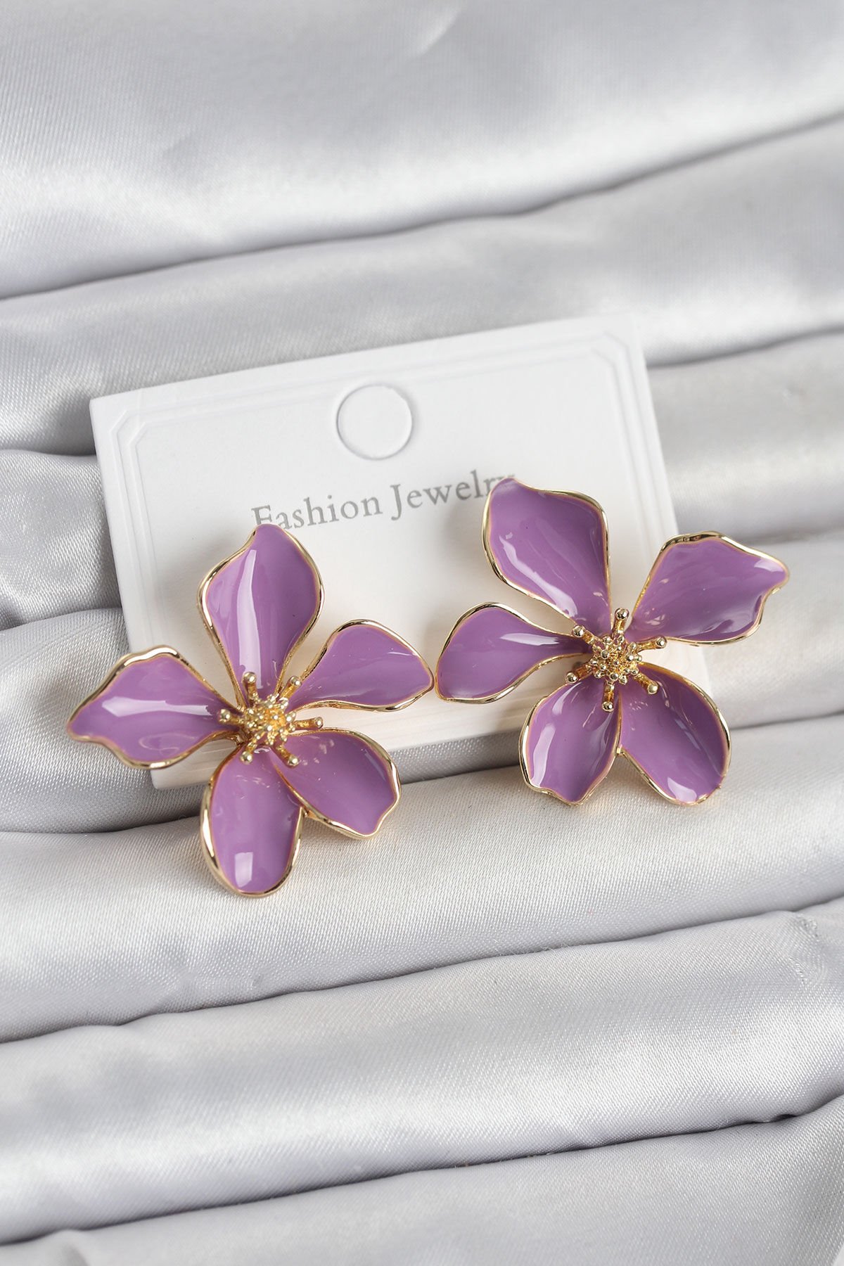 Mor Mineli Çiçek Model Pirinç Kadın Küpe