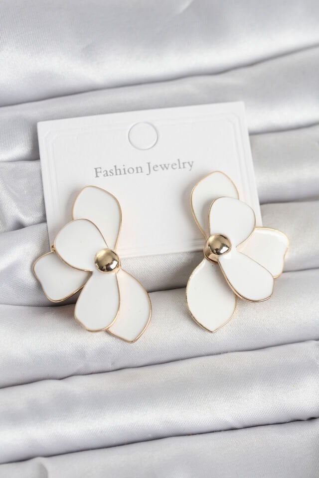 Beyaz Mineli Lotus Model Pirinç Kadın Küpe