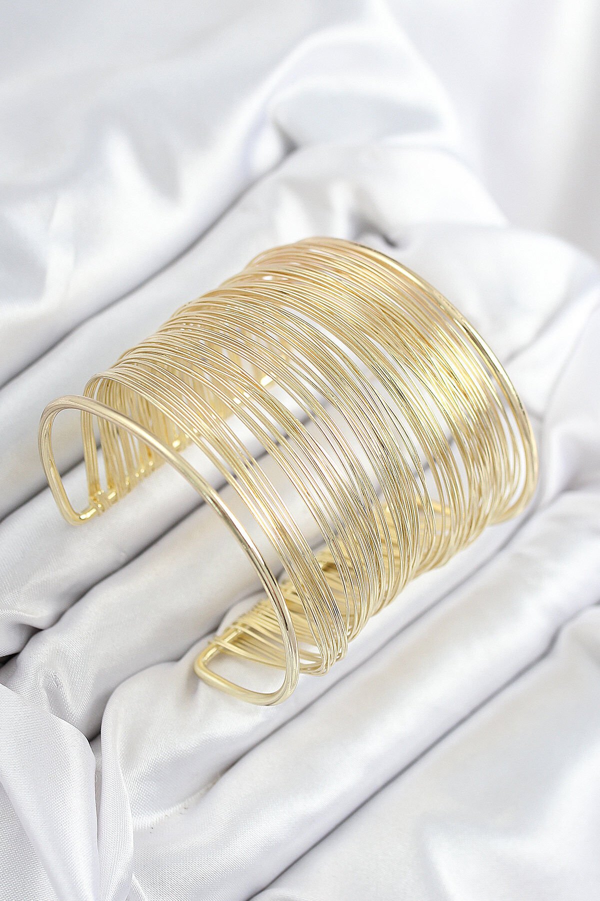 Pirinç Tel Sarma Model Gold Renk Kadın Bileklilk