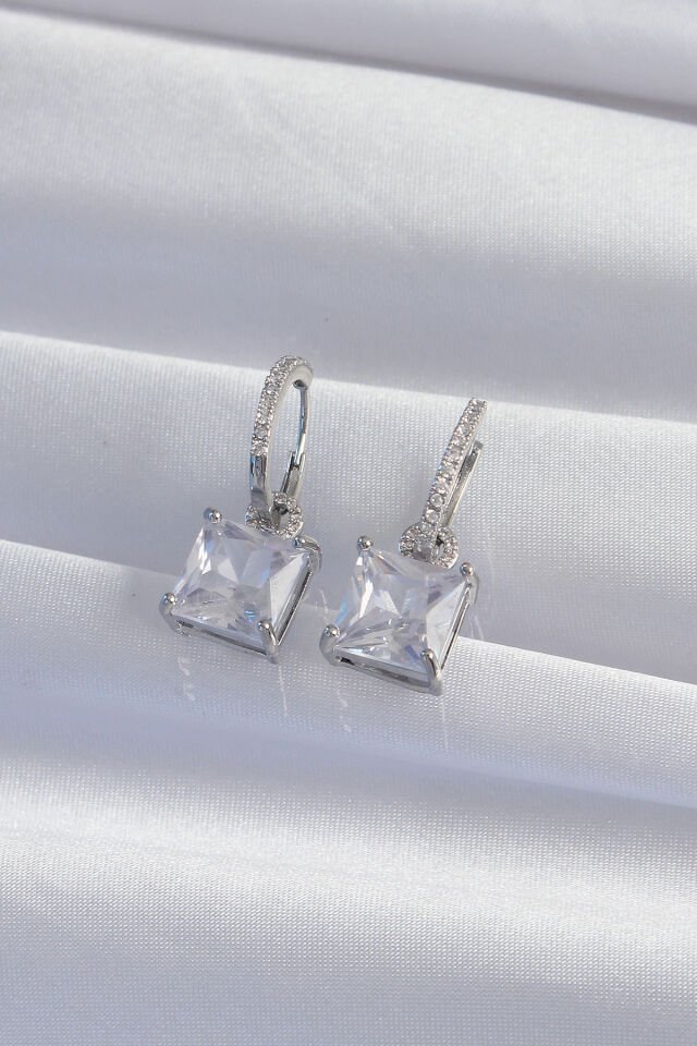 Pirinç Gümüş Renk Kare Zirkon Taşlı Halka Küpe