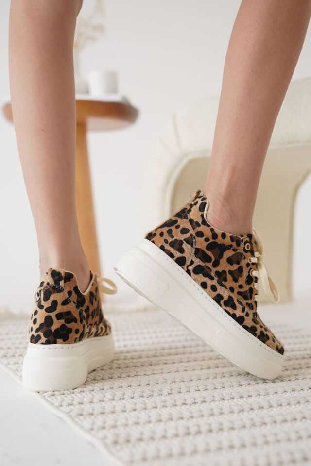 Kadın Gizli Topuk Beyaz Taban Leopar Spor Ayakkabı TR10MS01H