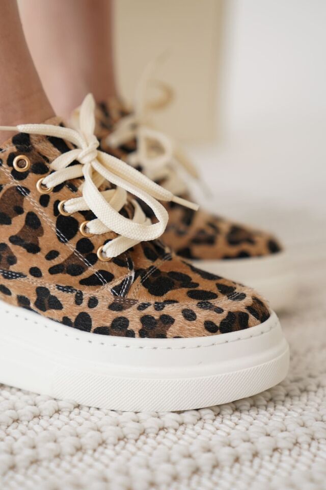 Kadın Gizli Topuk Beyaz Taban Leopar Spor Ayakkabı TR10MS01H