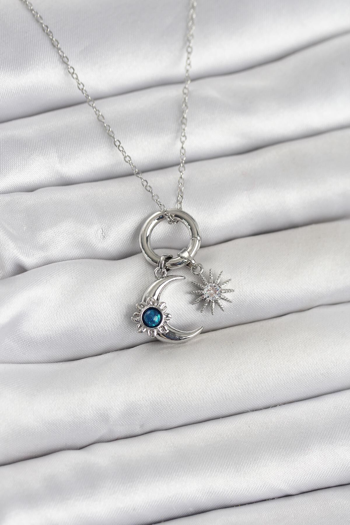 316L Çelik Gümüş Renk Gece Gündüz Tema Charmlı Kadın Kolye