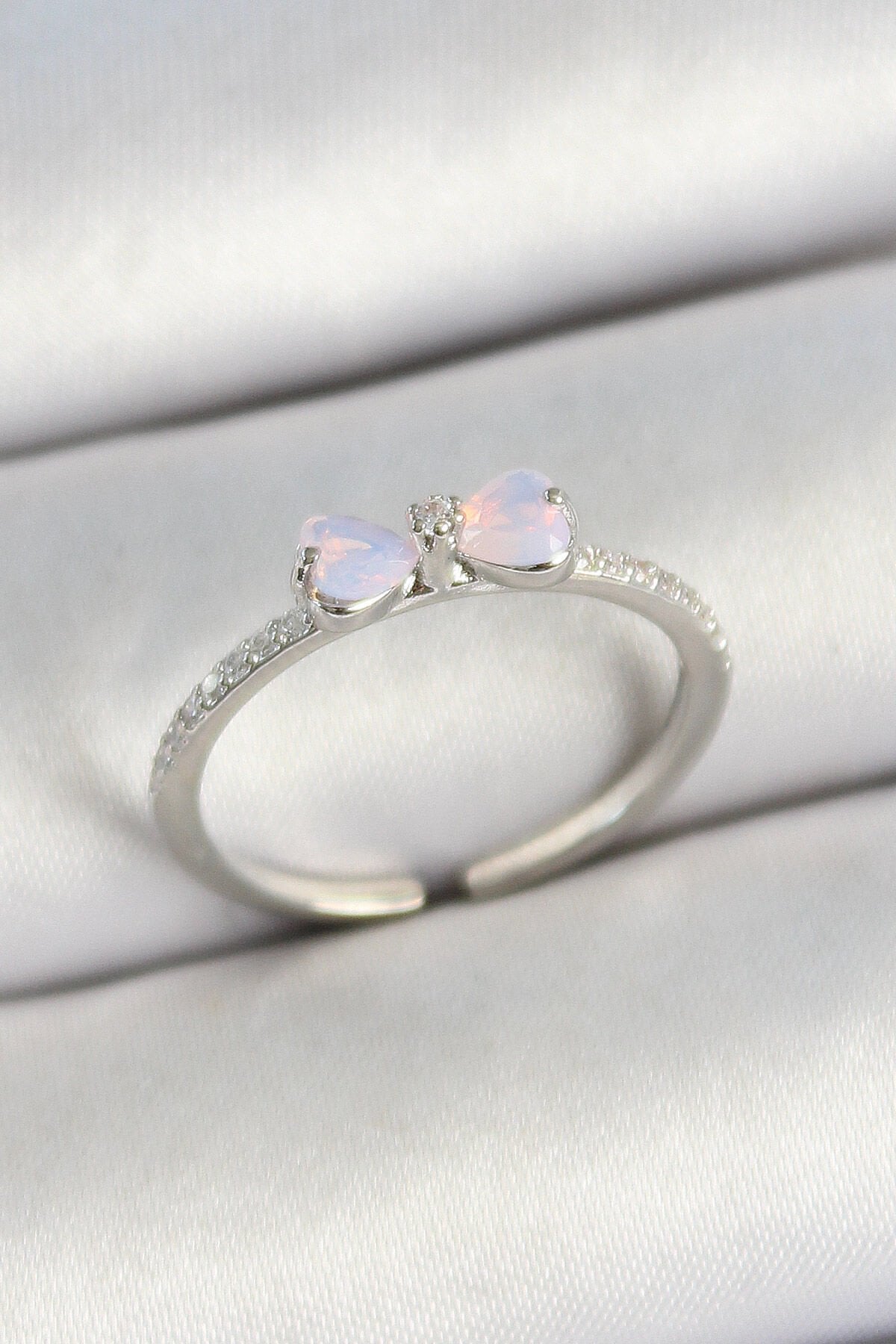 Pirinç Fiyonk Figürlü Zirkon Taşlı Gold Renk Ayarlanabilir Kadın Yüzük