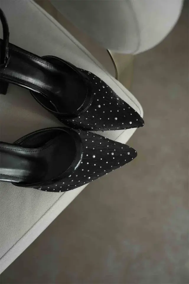 Siyah Tekstil Kumaş Taşlı Kadın Topuklu Ayakkabı TR08MS18A