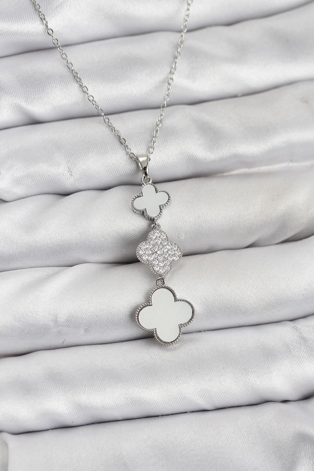 316L Çelik Zincir Gümüş Renk Yonca Detaylı Zirkon Taşlı Kadın Kolye