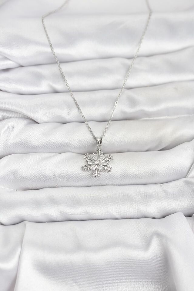 316L Çelik Zincir Gümüş Renk Kar Tanesi Model Zirkon Taşlı Kadın Kolye