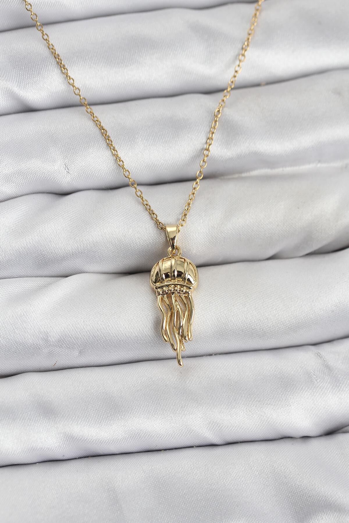 316L Çelik Zincir Gold Renk Deniz Anası Model Zirkon Taşlı Kadın Kolye