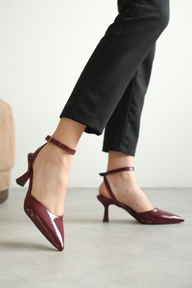 Kadın Bordo Rugan Topuklu Ayakkabı TR03MS02D