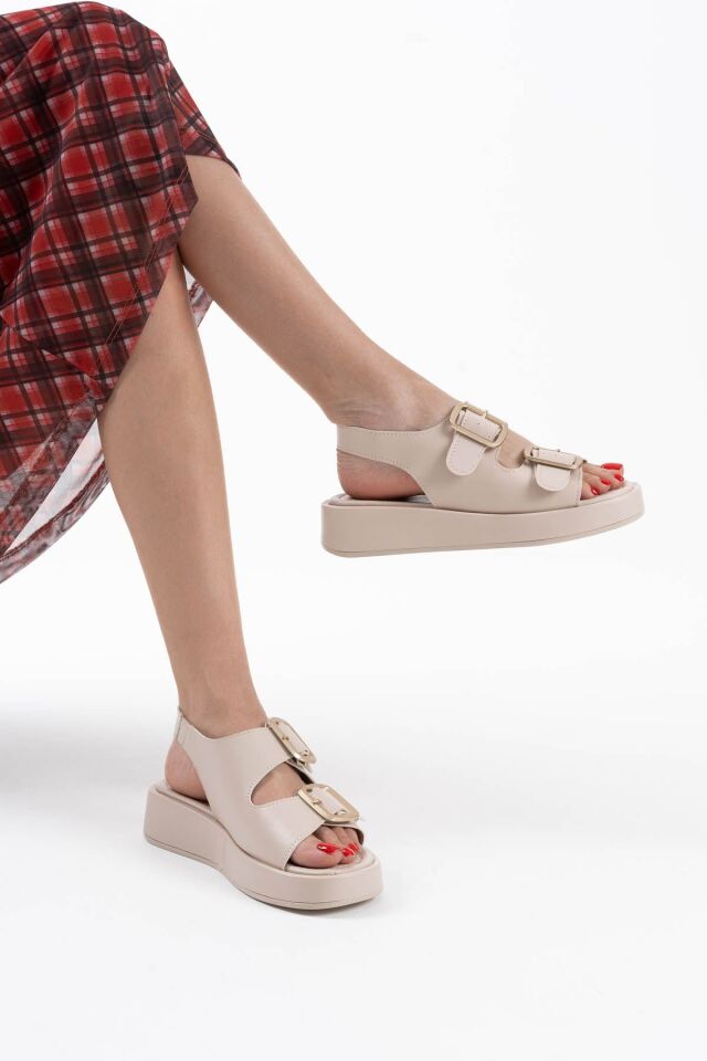 Bej Cilt Kadın Sandalet TR17MY02C