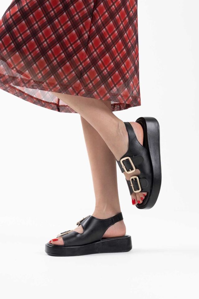 Siyah Cilt Kadın Sandalet TR17MY02A