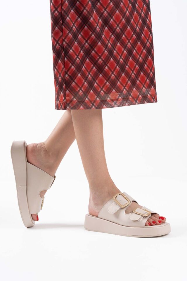 Bej Cilt Kadın Tokalı Terlik TR17MY01C