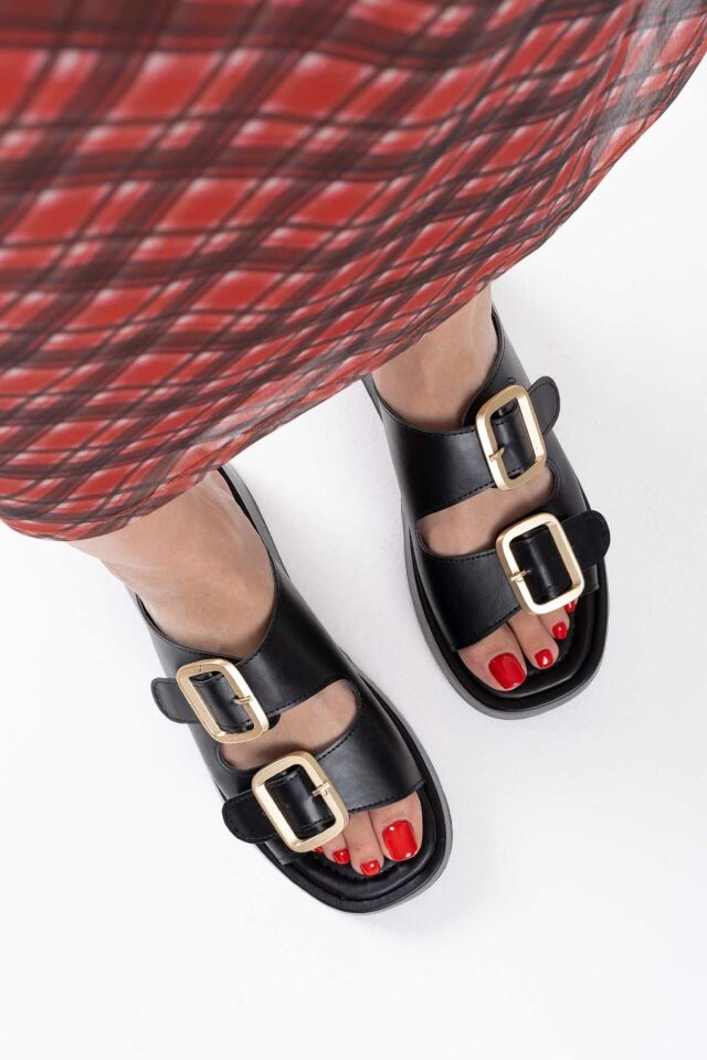 Siyah Cilt Tokalı Terlik TR17MY01A