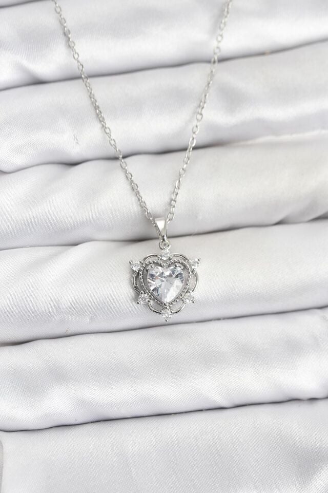 316L Çelik Zincir Gümüş Renk Kalp Model Zirkon Taşlı Kadın Kolye