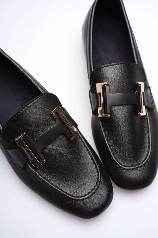 Kadın Siyah Şık Tokalı Günlük Ayakkabı TR27MS05A