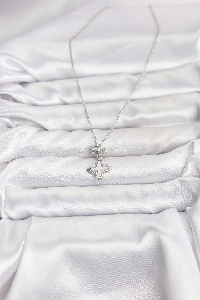 316L Çelik Zincir Gümüş Renk 4 Yapraklı Yonca Model Zirkon Taşlı Kadın Kolye