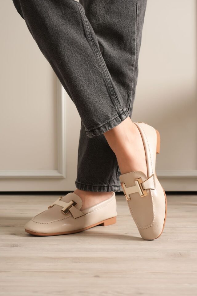 Kadın Bej Şık Tokalı Günlük Ayakkabı TR27MS05B