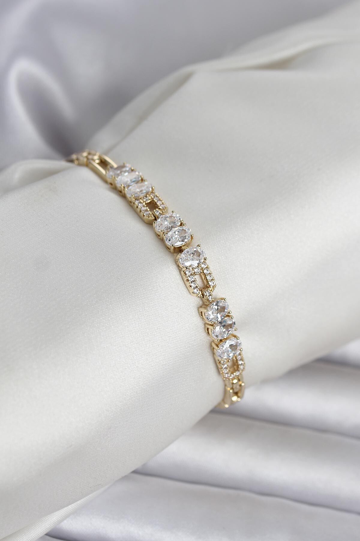 Xuping Zirkon Taşlı Model Kadın Bileklik