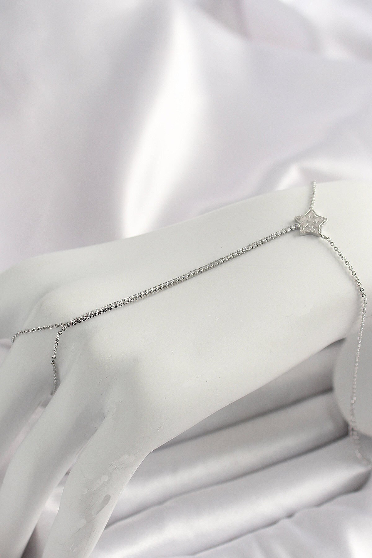 Pirinç Gümüş Renk Su Yolu Zirkon Taşlı Yıldız Model Kadın Şahmeran