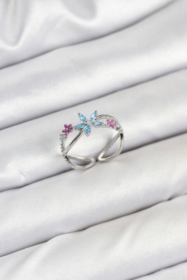 Pirinç Gümüş Renk Zirkon Taşlı Mavi Çiçekli Kadın Yüzük