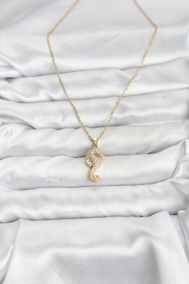 316L Çelik Zincir Gold Renk Deniz Atı Model Zirkon Taşlı Kadın Kolye
