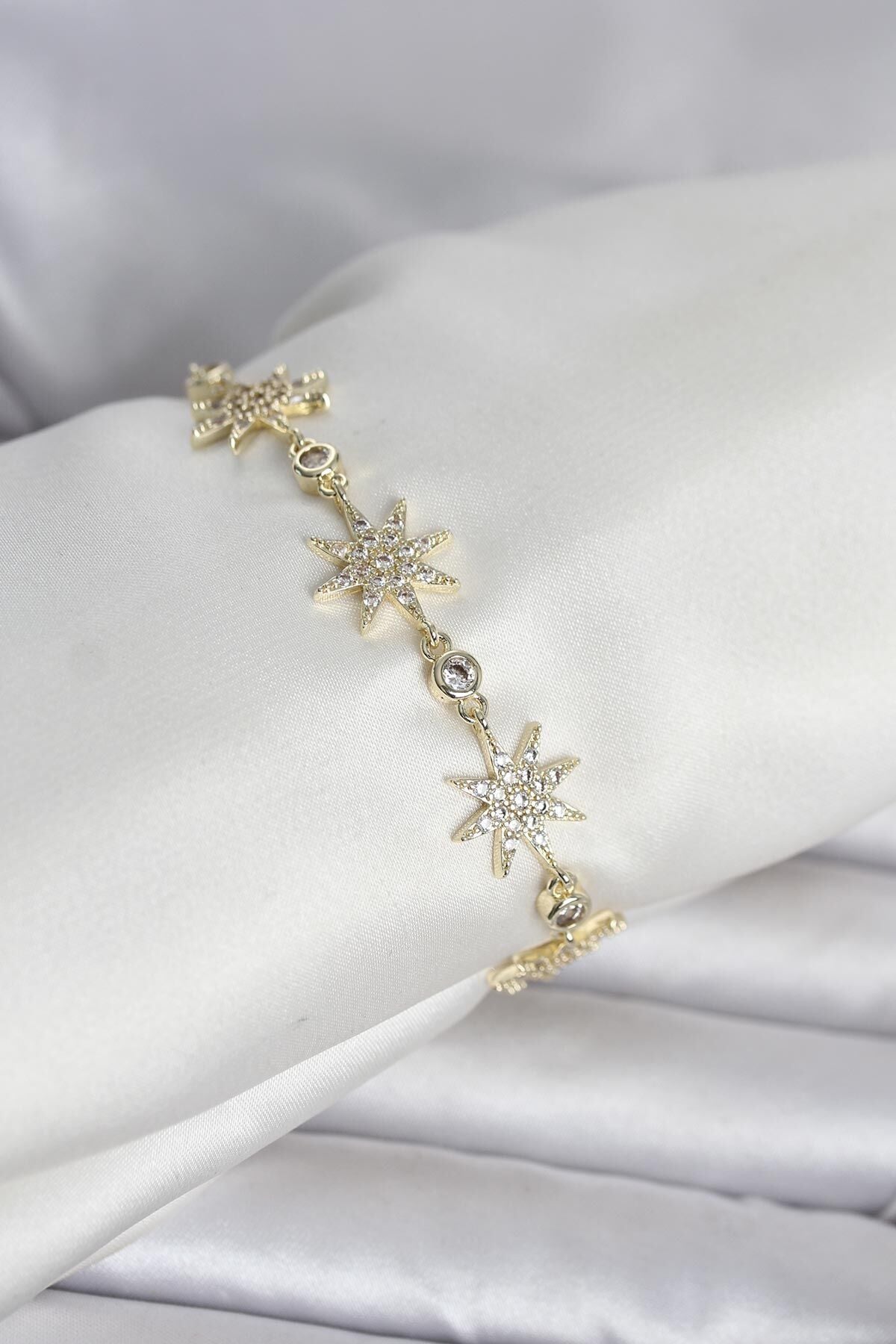 Pirinç Gold Renk Kutup Yıldızı Model Kadın Bileklik