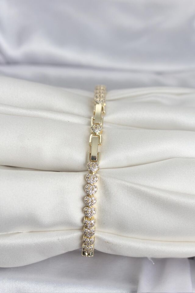 Pirinç Gold Renk Kalp Model Sıralı Zirkon Taşlı Kadın Bileklik