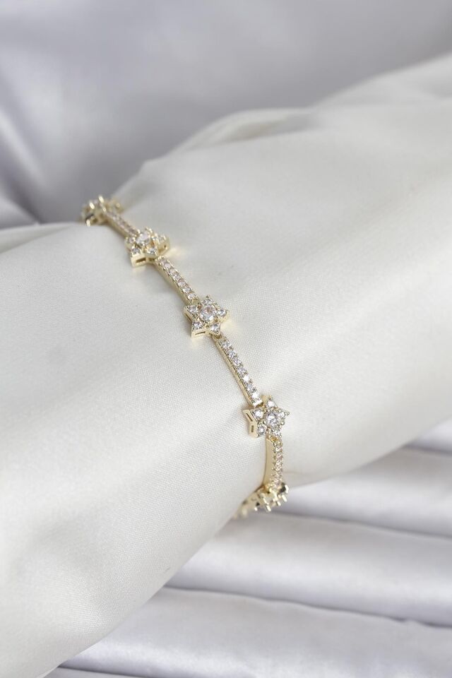 Pirinç Gold Renk Zirkon Taşlı Yıldız Model Kadın Bileklik