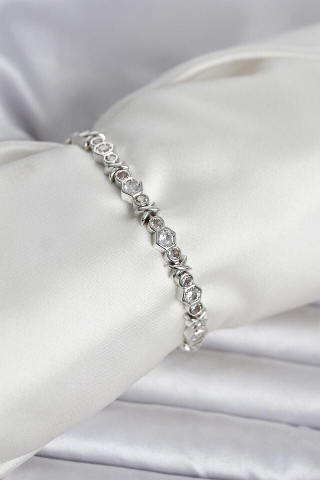 Pirinç Gümüş Renk Petek Model Zirkon Taşlı Kadın Bileklik