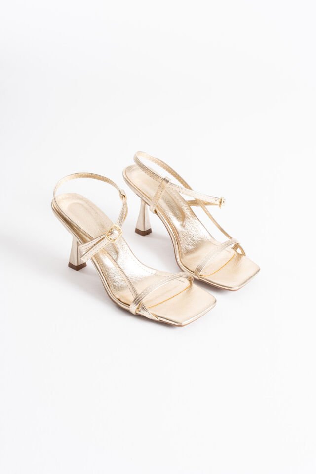 Kadın Altın Topuklu Sandalet TR02MY01C