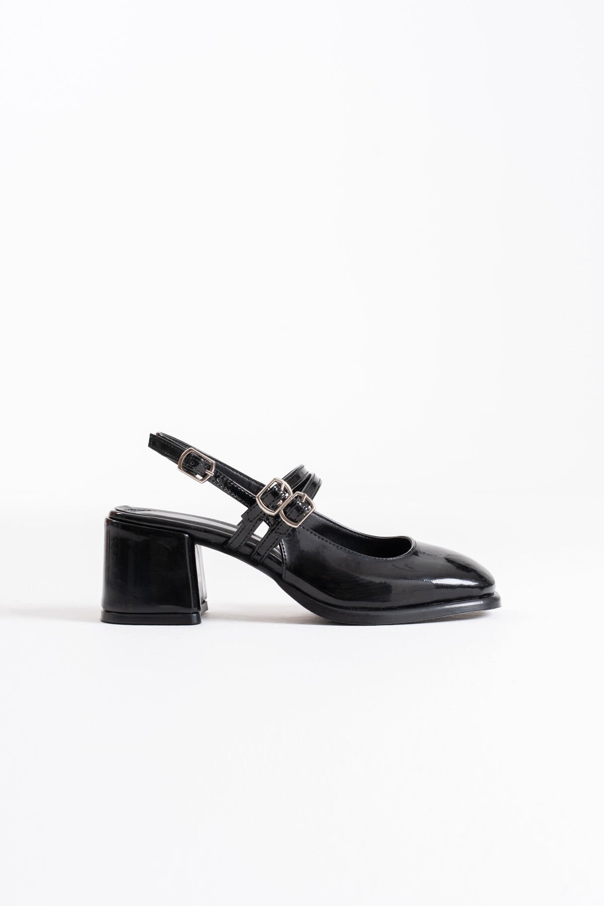 Siyah Rugan Kadın Topuklu Ayakkabı TR02MS03A