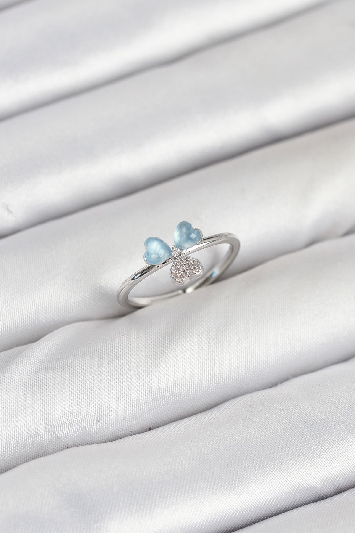 Pirinç Gümüş Renk Yonca Model Kadın Yüzük