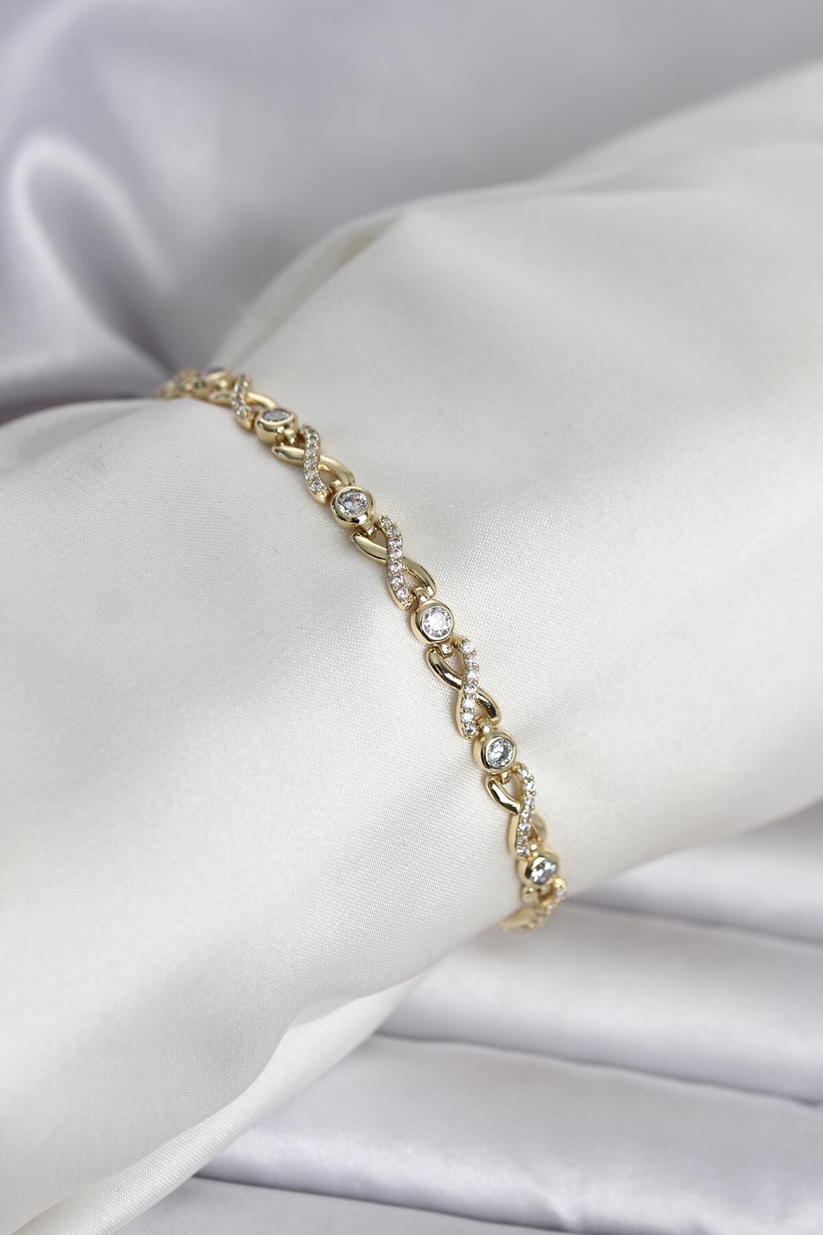 Xuping Sonsuzluk Model Kadın Bileklik