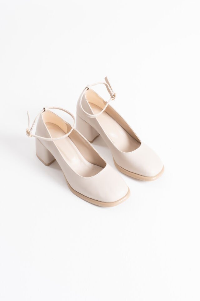 Bej Cilt Kadın Topuklu Ayakkabı TR02MS01B