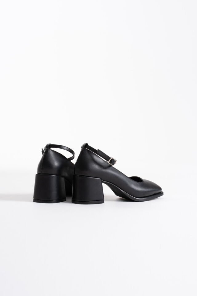 Siyah Cilt Kadın Topuklu Ayakkabı TR02MS01A