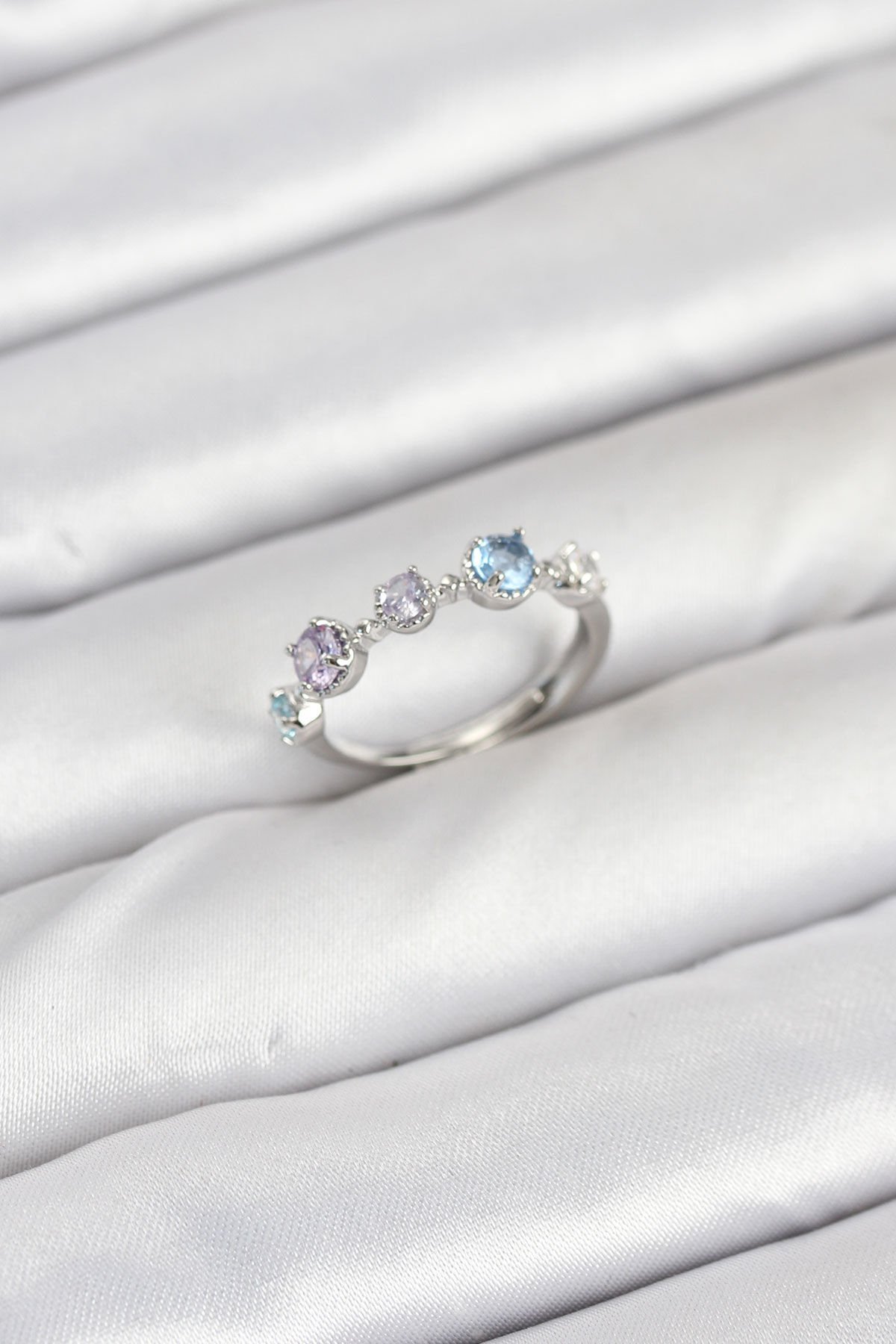 Pirinç Gümüş Renk Renkli Zirkon Taşlı Kadın Yüzük