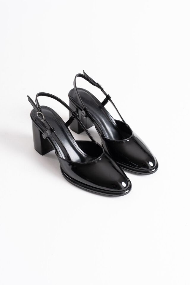 Siyah Rugan Kadın Topuklu Ayakkabı TR18MS18A