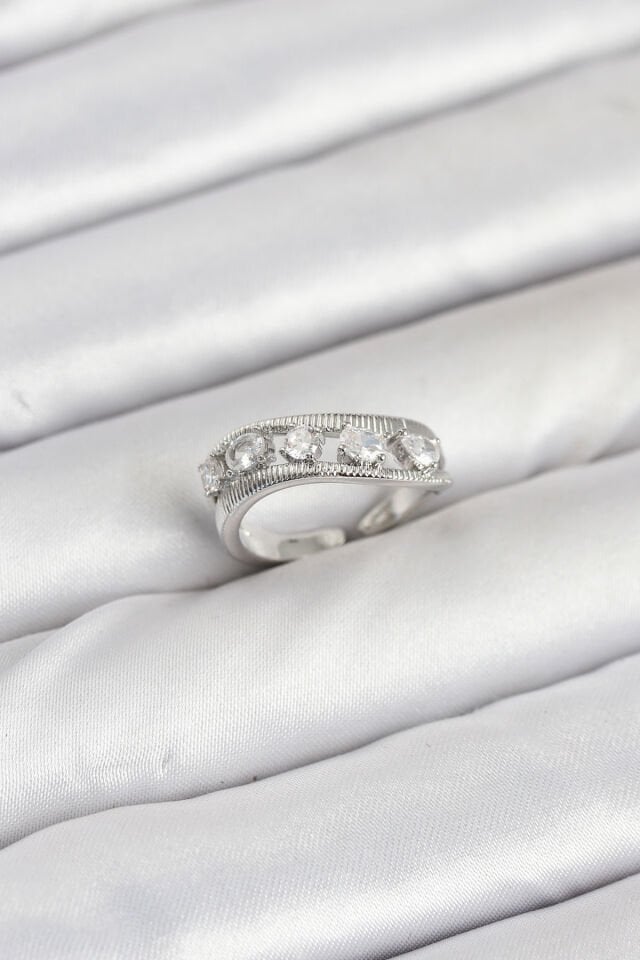 Pirinç Gümüş Renk Zirkon Taşlı Kadın Yüzük