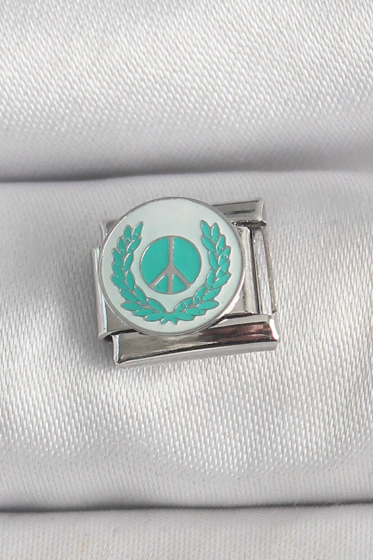 316L Çelik Gümüş Renk Beyaz Mavi Barış İşareti İşlemeli Nomination Charm