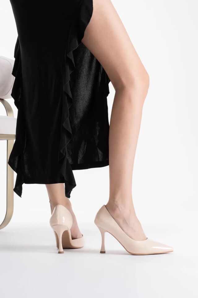 Kadın Bej Rugan Topuklu Ayakkabı TR08MS45H