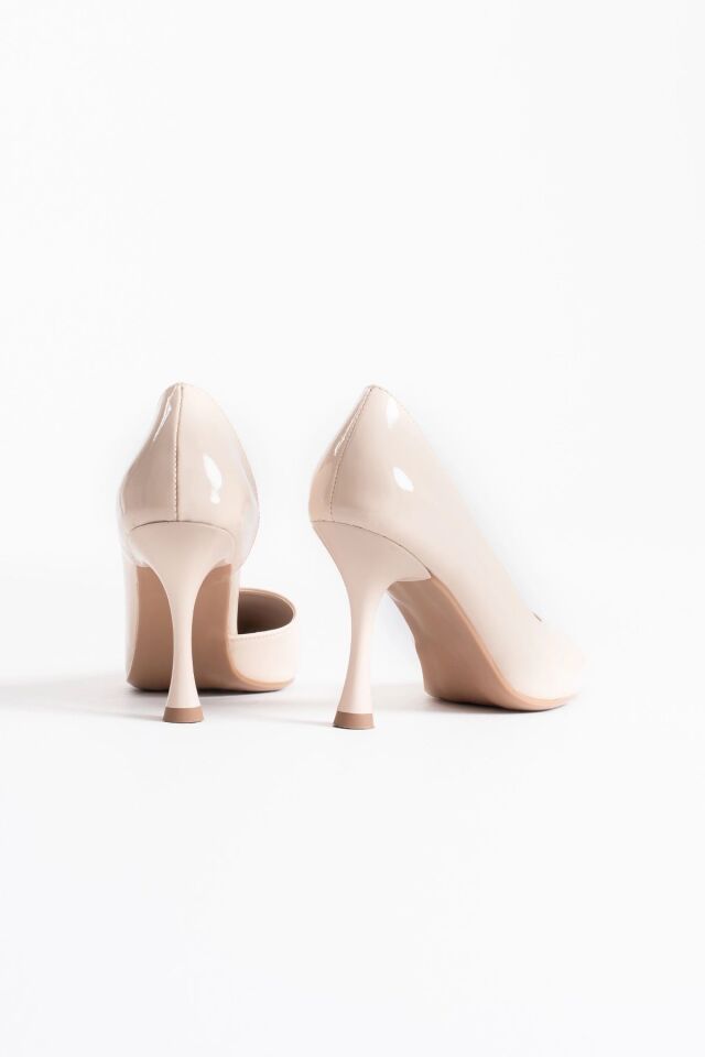 Kadın Bej Rugan Topuklu Ayakkabı TR08MS45H