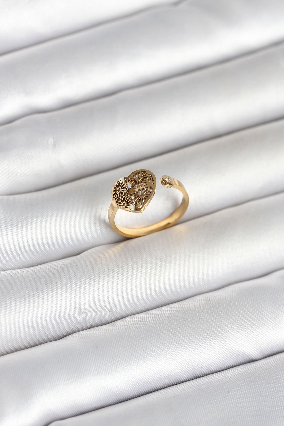 316L Çelik Gold Renk Kalp Model Kadın Yüzük